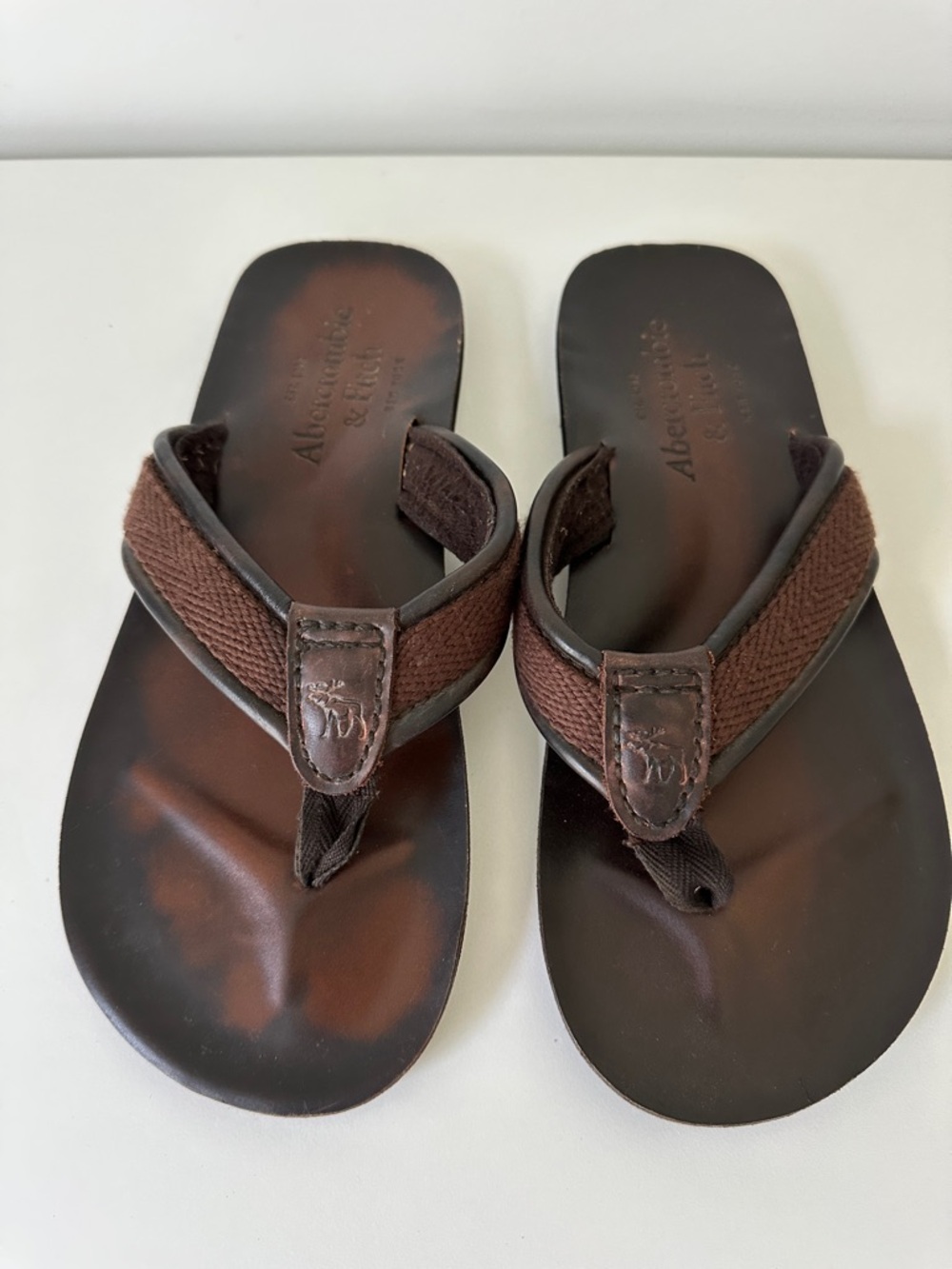 Abercrombie & Fitch Brown Leather & Fabric Men’s Flip-Flops - Picture 3 of 3